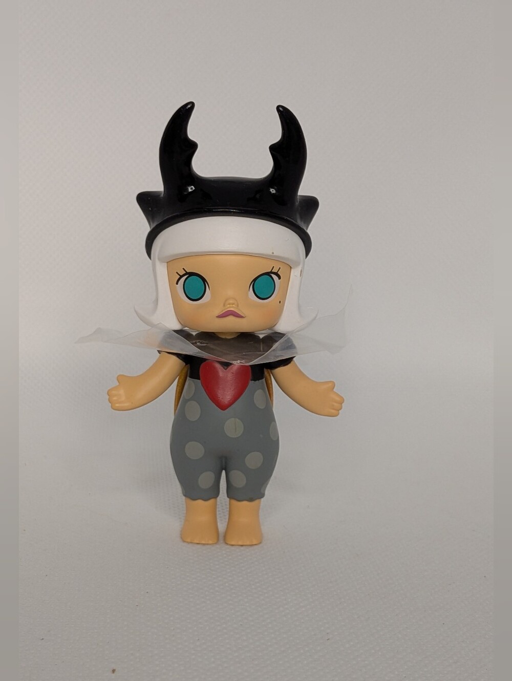 POP MART X KENNYSWORK Molly Bugs Figure - Griant Stage Beetle